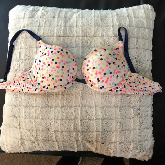 Victoria’s Secret push-up bra’s (black & polkadot) - Picture 3 of 5